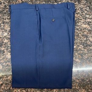 Haggar e-clo stria 38/32 dress pants in excellent condition